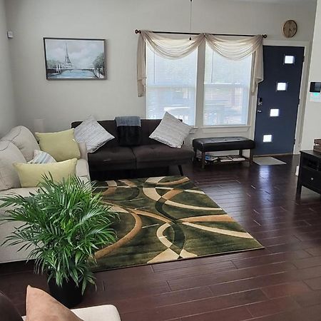 Spacious Townhouse Minutes From Downtown Sa. San Antonio Luaran gambar