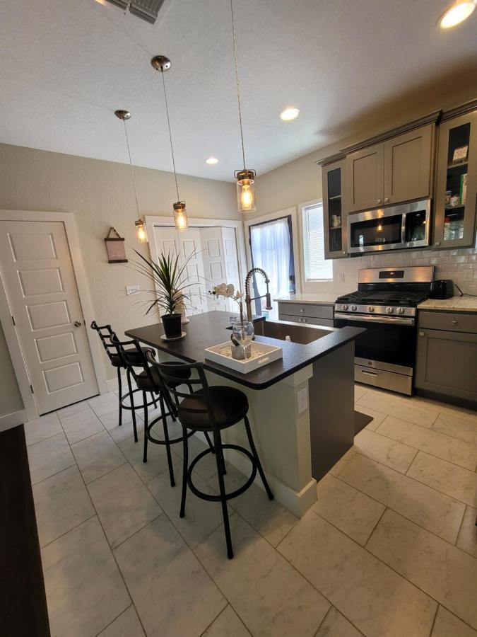 Spacious Townhouse Minutes From Downtown Sa. San Antonio Luaran gambar