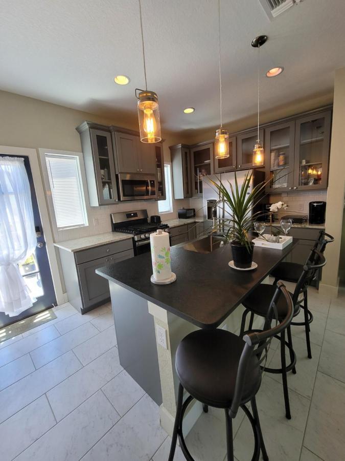 Spacious Townhouse Minutes From Downtown Sa. San Antonio Luaran gambar